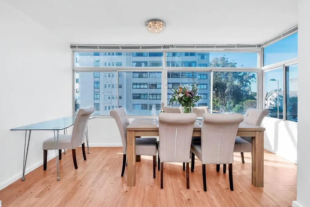 Coastal Comfort 2-Bedroom In Mouille Point Cape Town Apartment