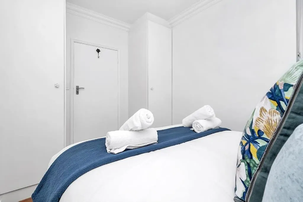 Coastal Comfort 2-Bedroom In Mouille Point Cape Town 0*,