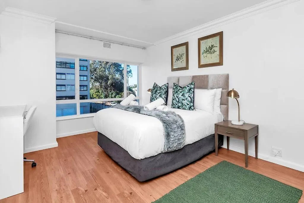 Coastal Comfort 2-Bedroom In Mouille Point Cape Town Apartment