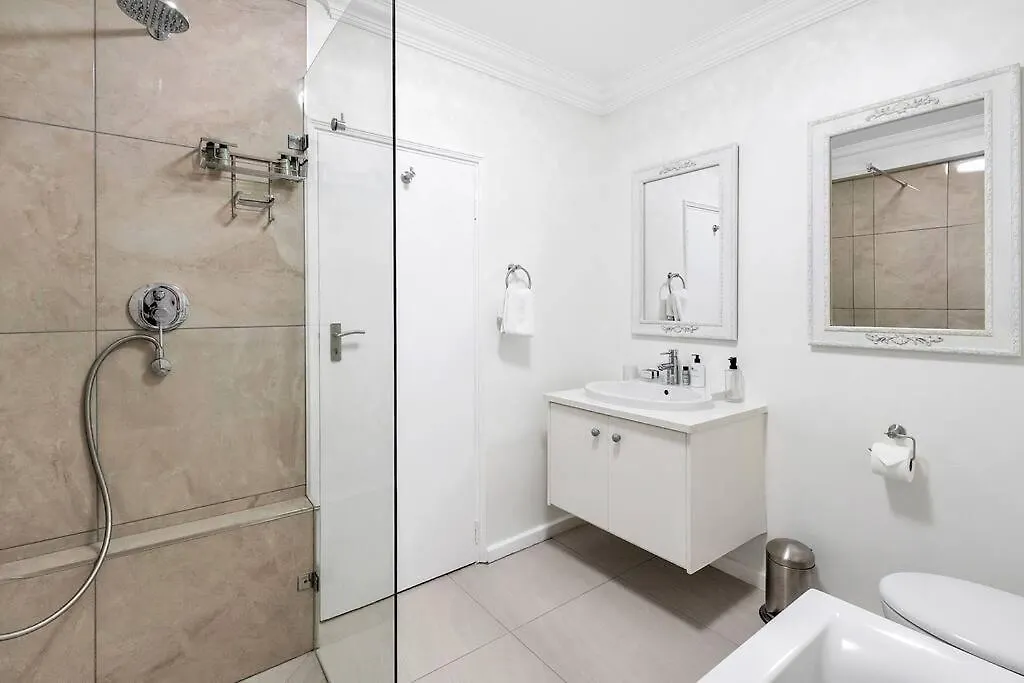 Coastal Comfort 2-Bedroom In Mouille Point Cape Town 0*,  South Africa
