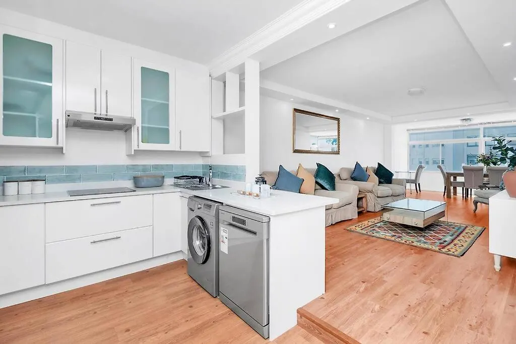 Coastal Comfort 2-Bedroom In Mouille Point Cape Town