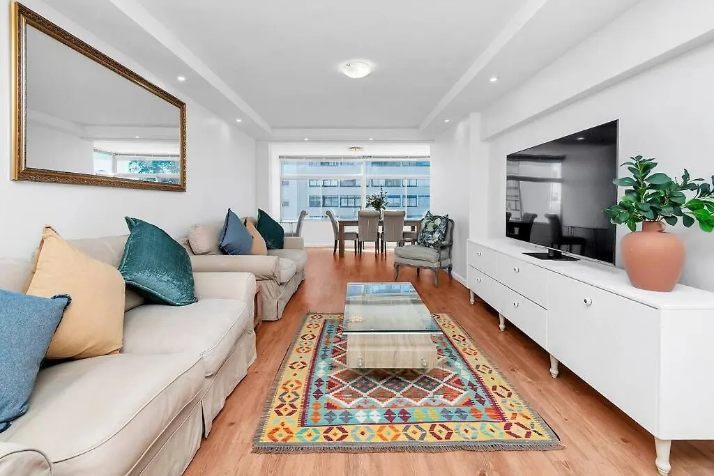 Apartment Coastal Comfort 2-Bedroom In Mouille Point Cape Town